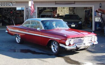 Chevrolet-Impala-bubbletop-1961-custom