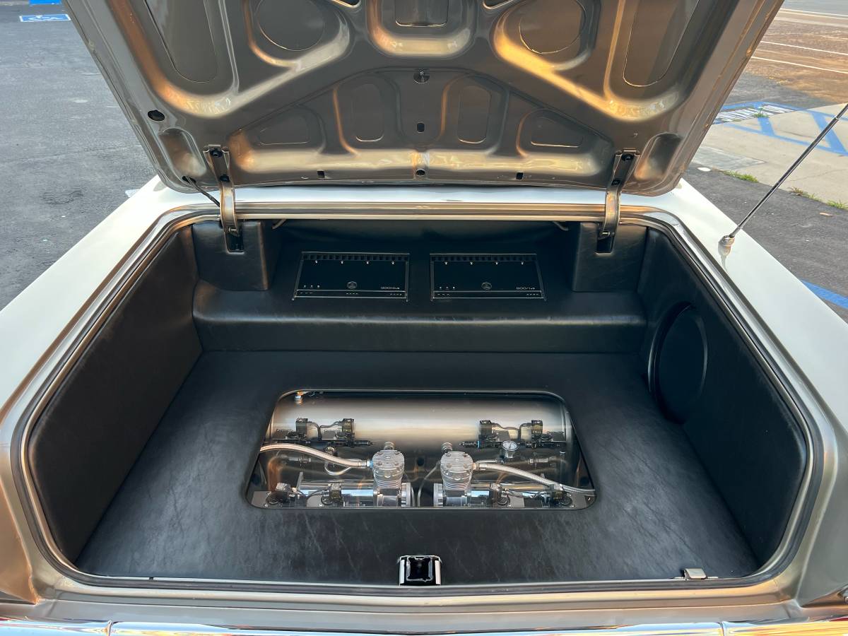 Chevrolet-Impala-convertible-ss-1964-silver-3