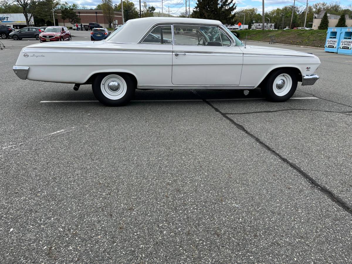 Chevrolet Impala ss  1962 white