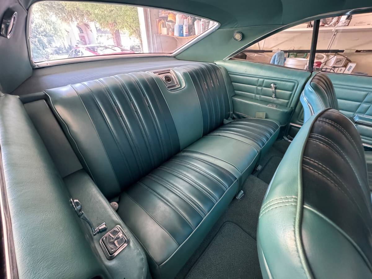 Chevrolet-Impala-ss-1966-white-14