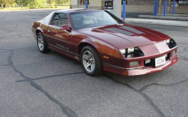 Chevrolet-Iroc-z-28-1986-1