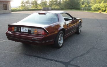Chevrolet-Iroc-z-28-1986-2