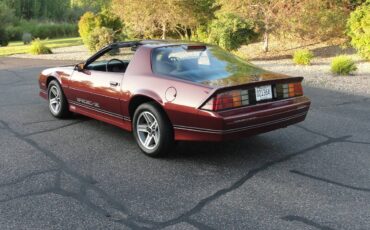 Chevrolet-Iroc-z-28-1986-3