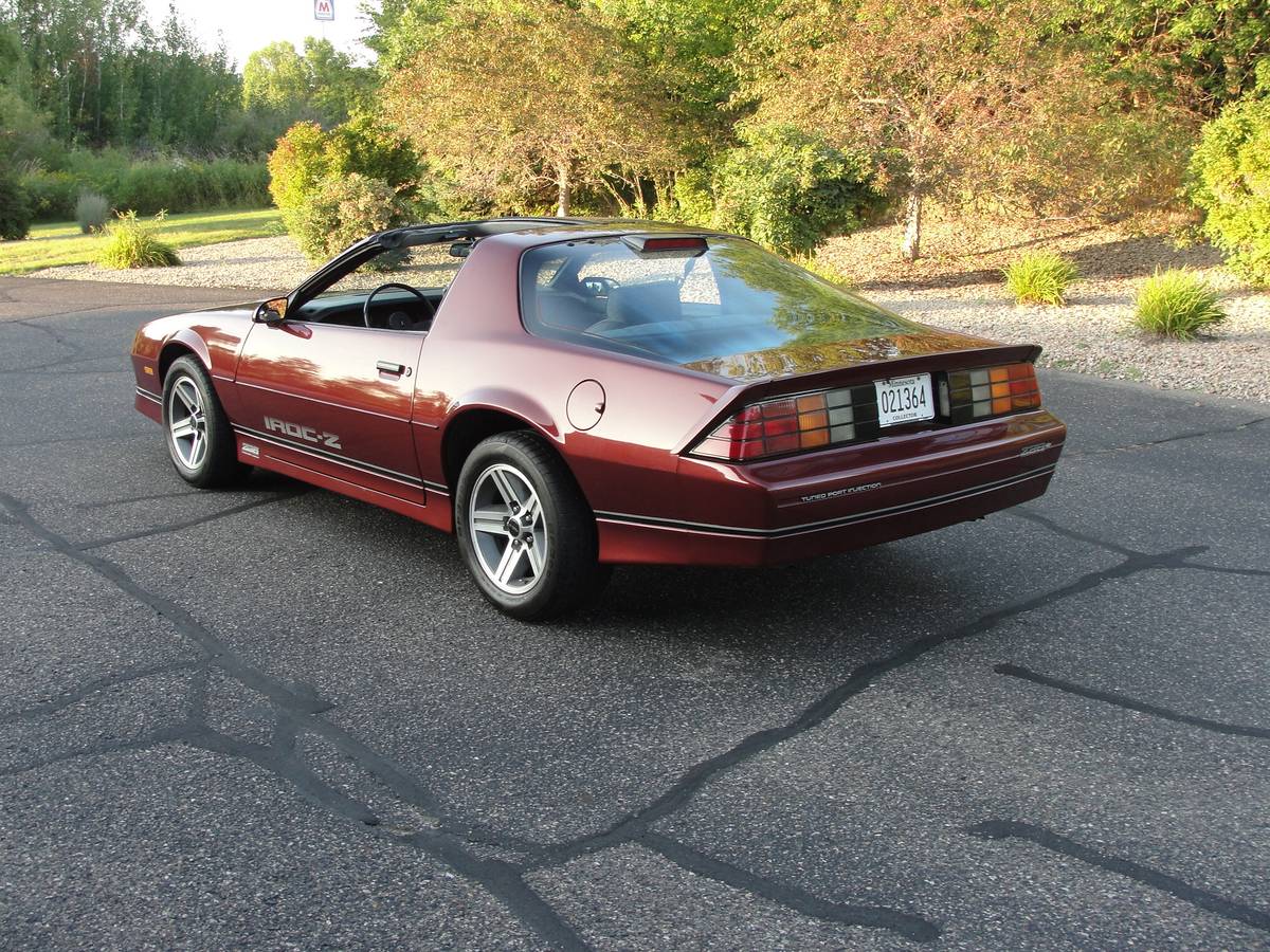 Chevrolet-Iroc-z-28-1986-3