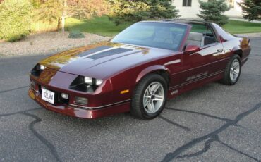 Chevrolet-Iroc-z-28-1986