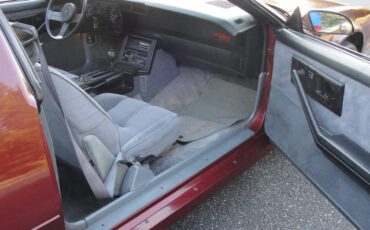 Chevrolet-Iroc-z-28-1986-6