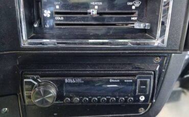 Chevrolet-K10-1981-grey-3