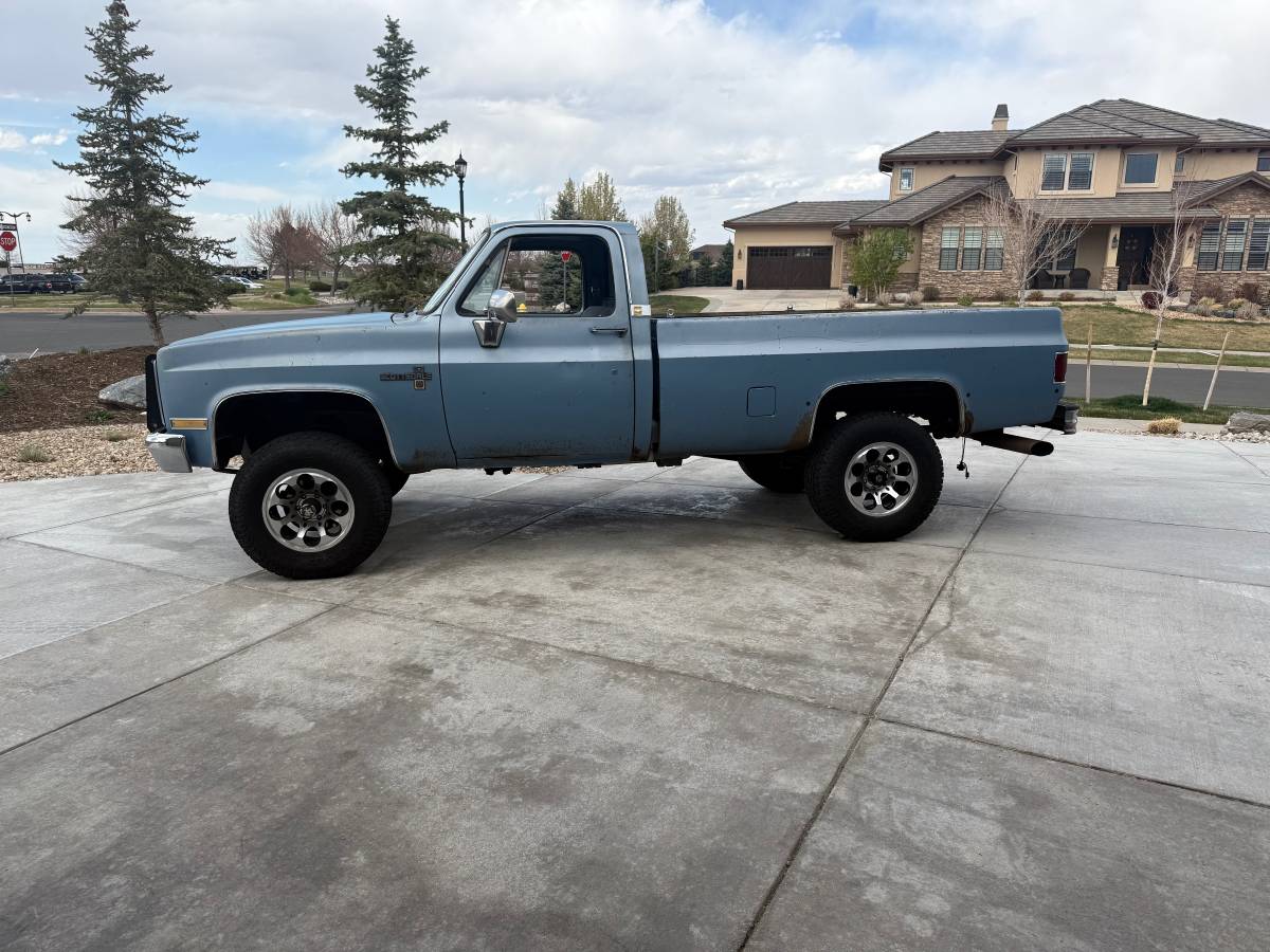Chevrolet-K10-1984-blue-1