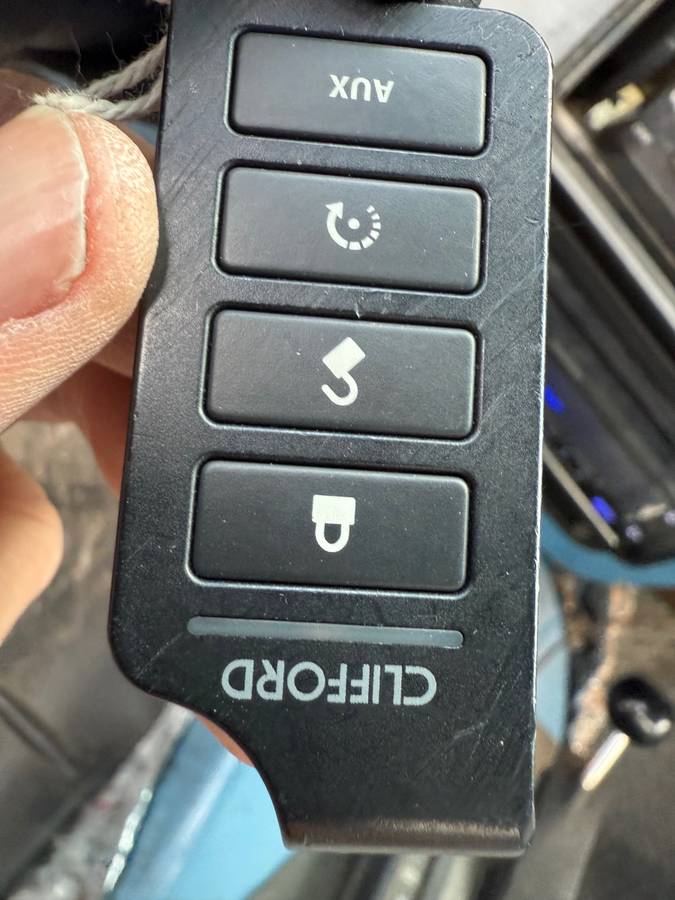 Chevrolet-K10-1984-blue-11