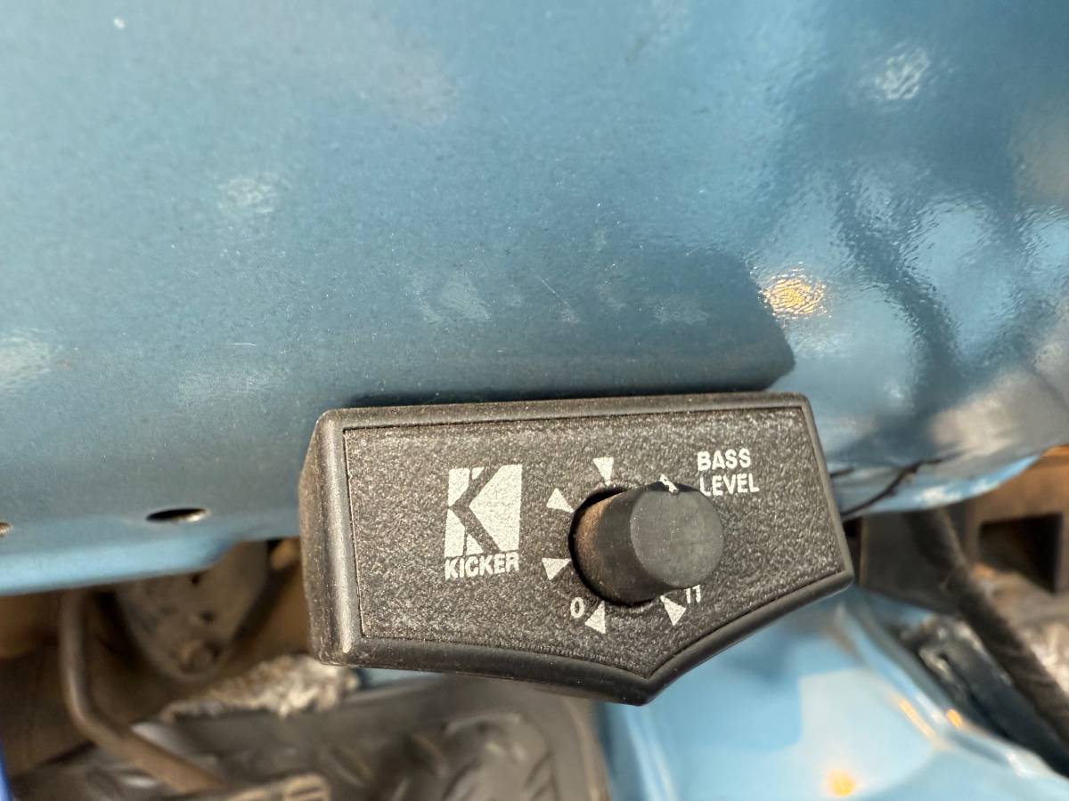 Chevrolet-K10-1984-blue-5
