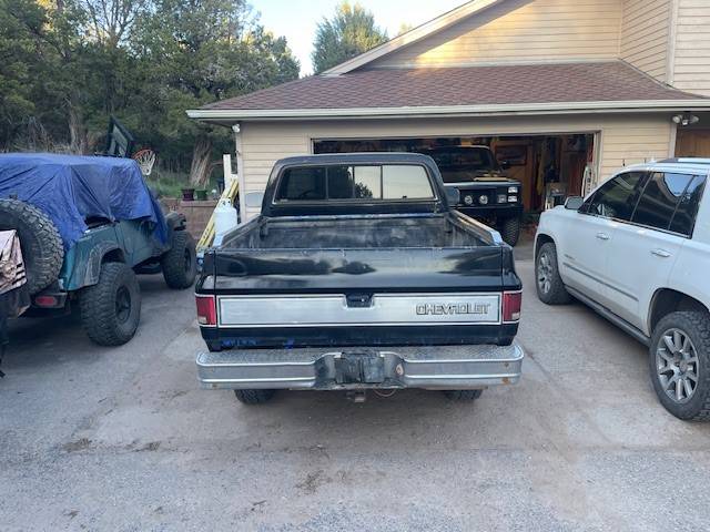 Chevrolet-K10-4x4-1985-black-3
