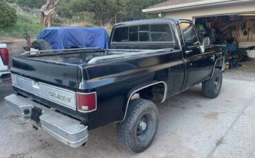Chevrolet-K10-4x4-1985-black-4