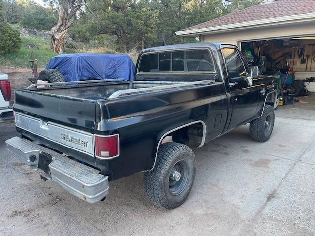 Chevrolet-K10-4x4-1985-black-4