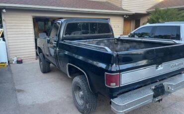 Chevrolet-K10-4x4-1985-black-5