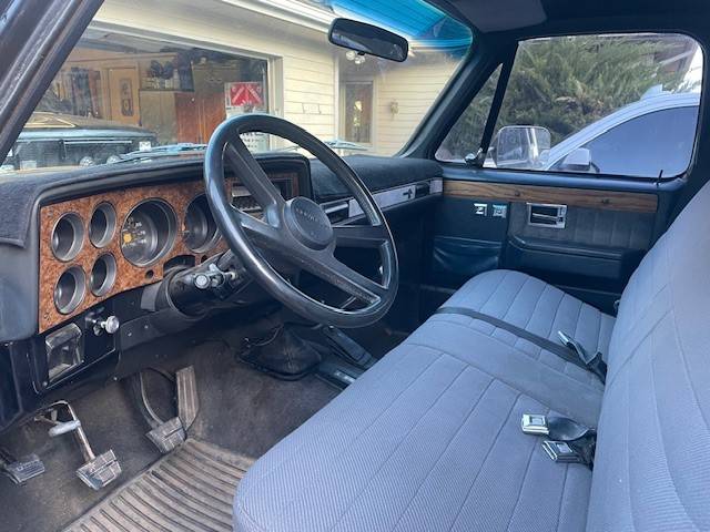 Chevrolet-K10-4x4-1985-black-8