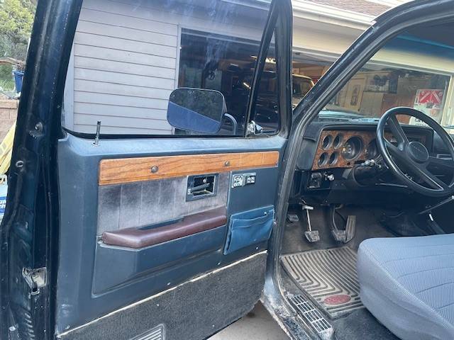 Chevrolet-K10-4x4-1985-black-9