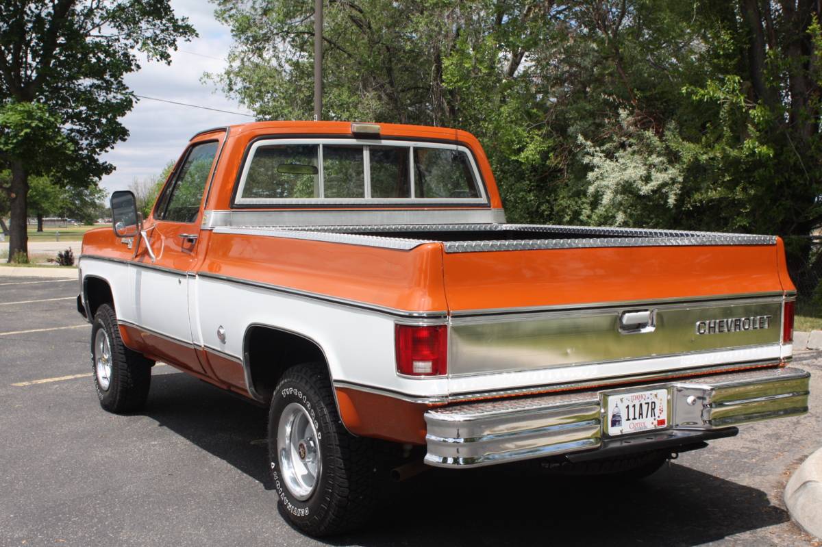 Chevrolet-K10-silverado-1975-orange-14