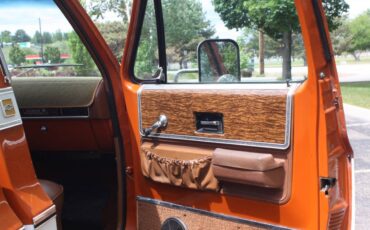 Chevrolet-K10-silverado-1975-orange-17