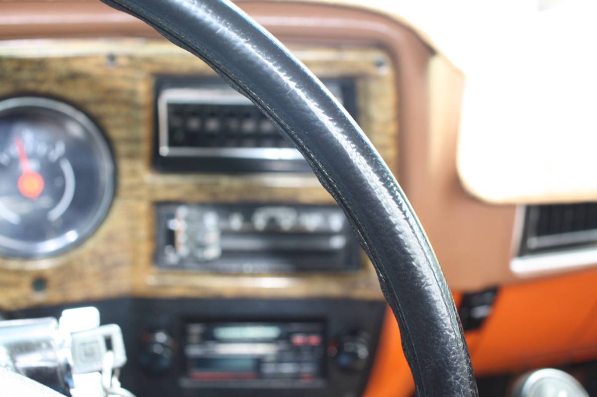 Chevrolet-K10-silverado-1975-orange-2