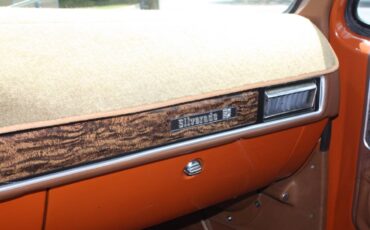 Chevrolet-K10-silverado-1975-orange-3