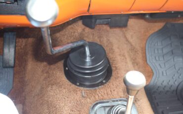 Chevrolet-K10-silverado-1975-orange-4