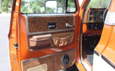 Chevrolet-K10-silverado-1975-orange-5