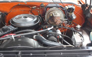 Chevrolet-K10-silverado-1975-orange-7