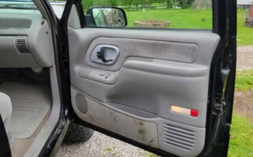 Chevrolet-K1500-1995-black-11