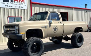Chevrolet-K20-1984-custom-1