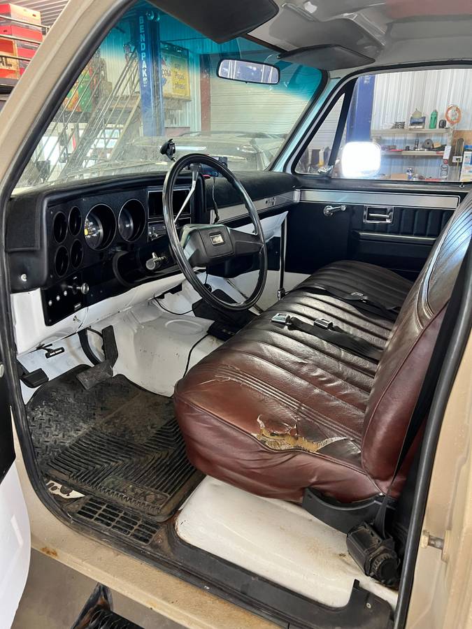 Chevrolet-K20-1984-custom-6