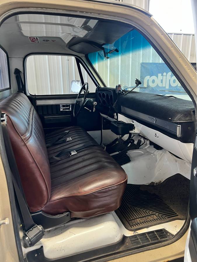Chevrolet-K20-1984-custom-7