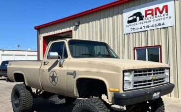 Chevrolet-K20-1984-custom-9