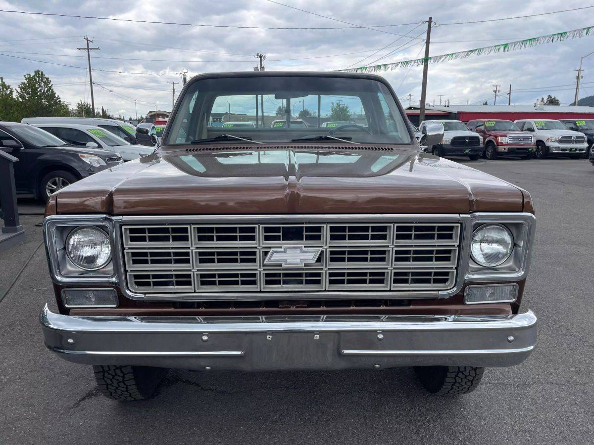 Chevrolet-K2500-1977-brown-1