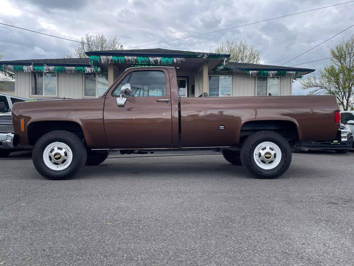 Chevrolet-K2500-1977-brown-3
