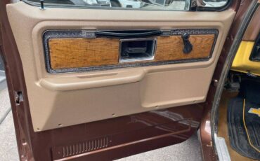 Chevrolet-K2500-1977-brown-7