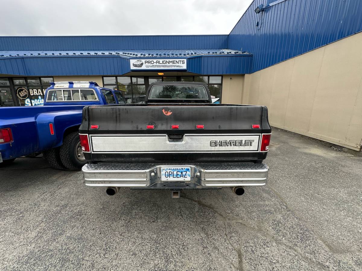 Chevrolet-K30-1985-black-2