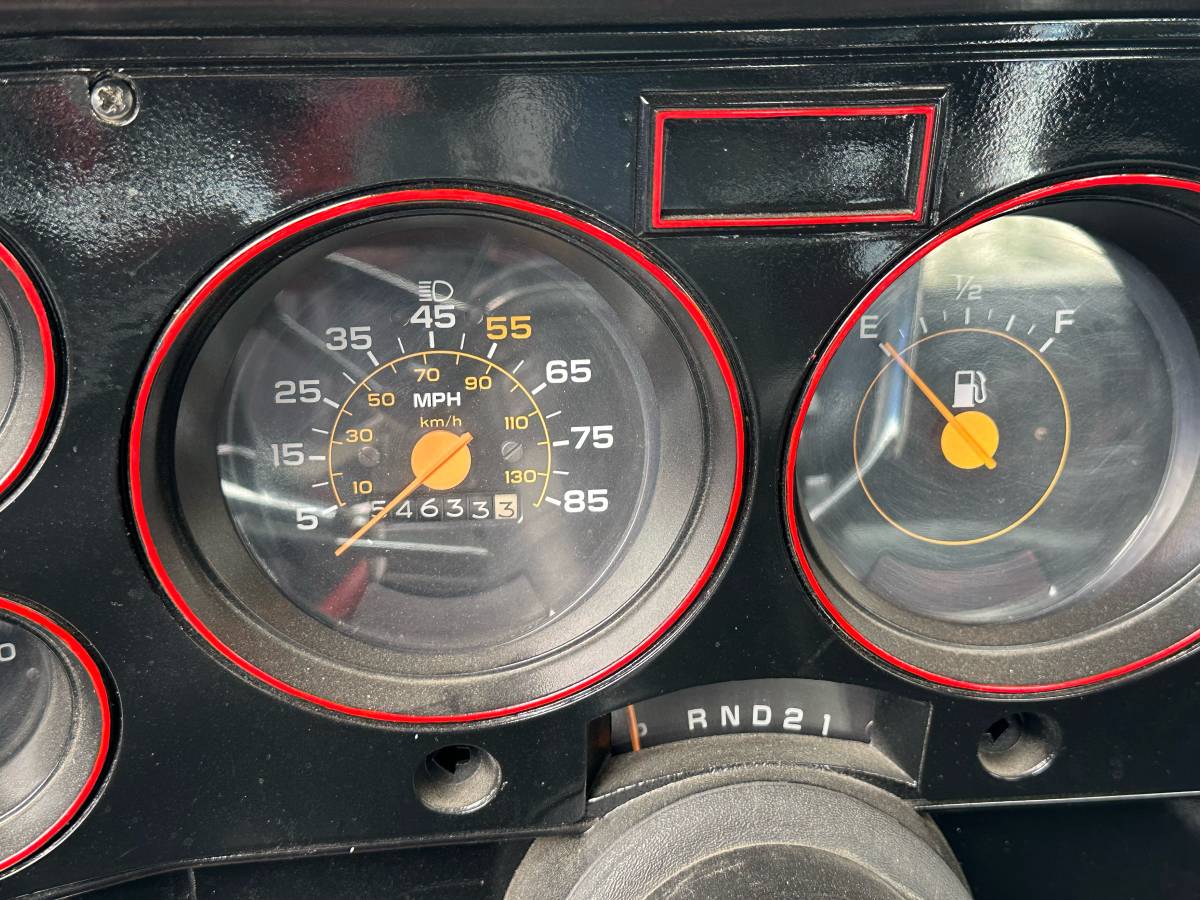 Chevrolet-K30-1985-black-4