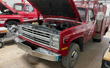 Chevrolet-K30-1986-red-4