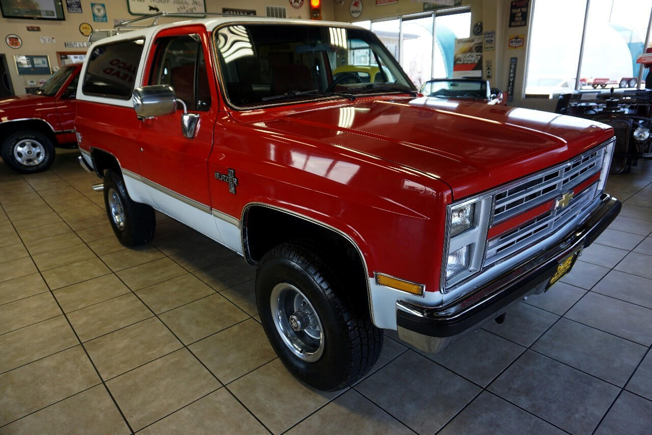 Chevrolet-K5-Blazer-1985-Classic-Car-11