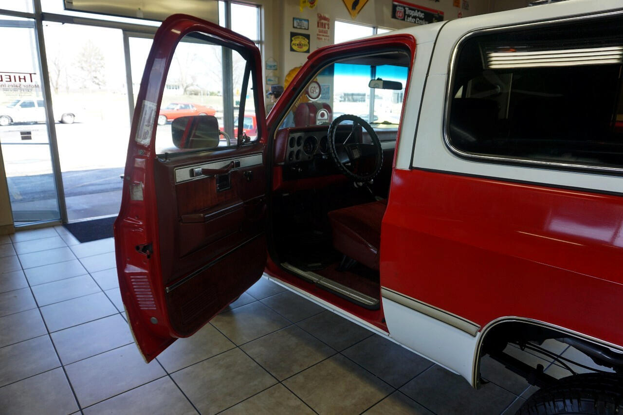 Chevrolet-K5-Blazer-1985-Classic-Car-21