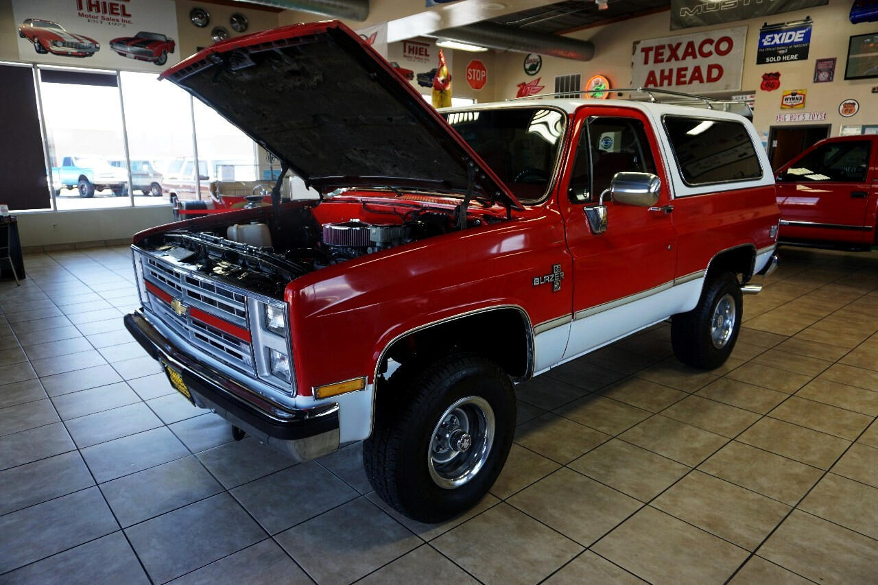 Chevrolet-K5-Blazer-1985-Classic-Car-34