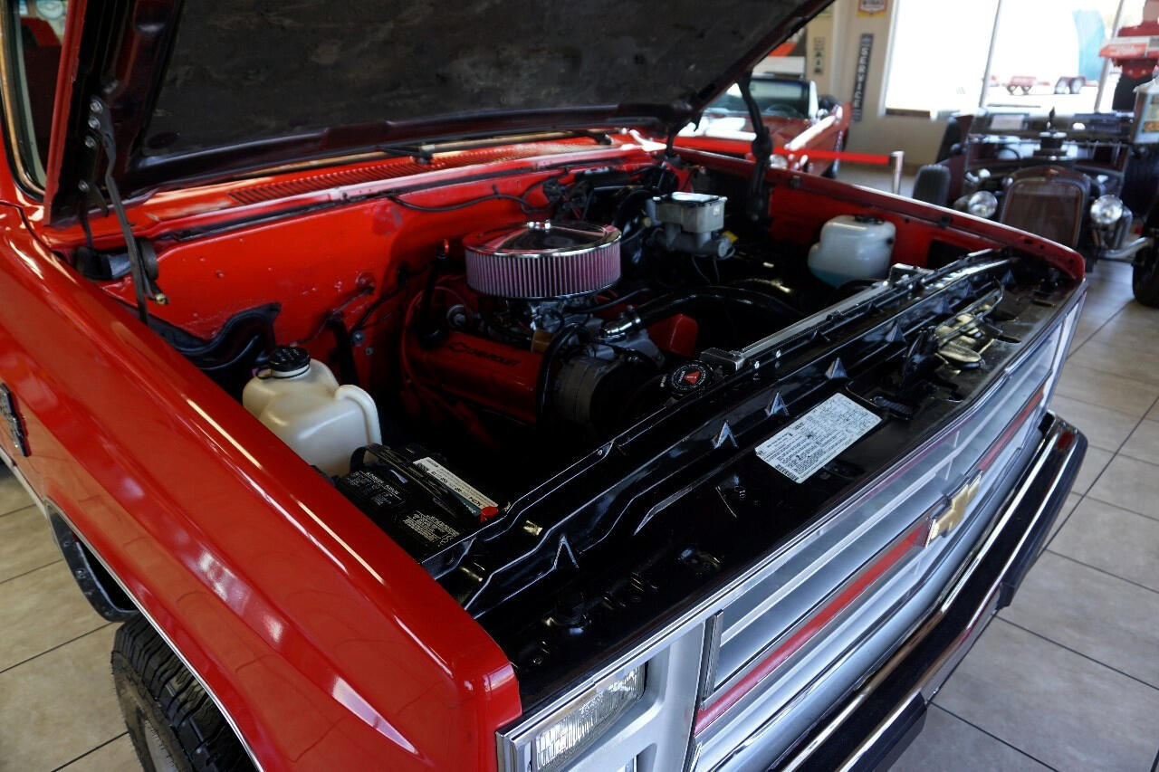 Chevrolet-K5-Blazer-1985-Classic-Car-36