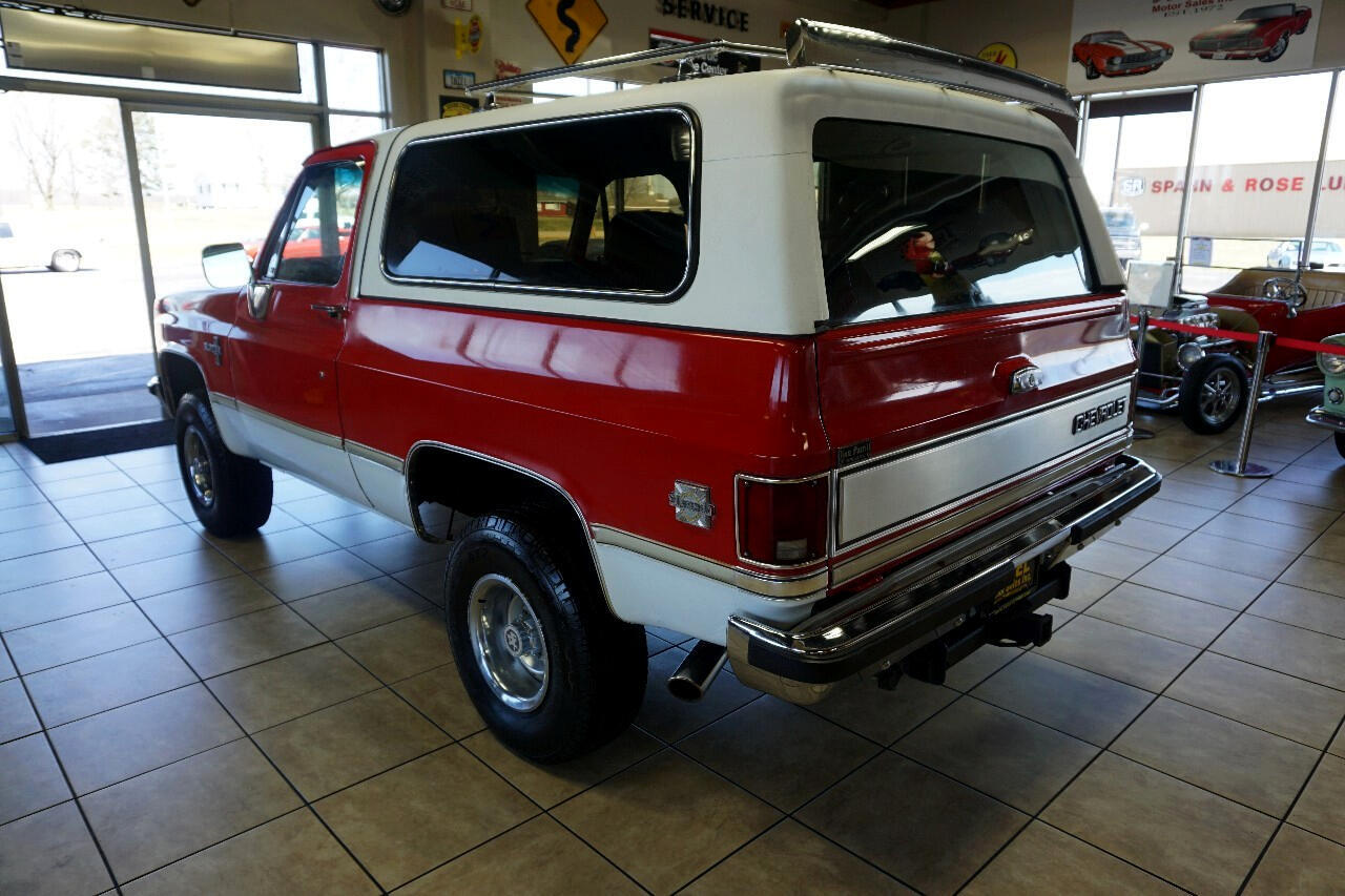 Chevrolet-K5-Blazer-1985-Classic-Car-5