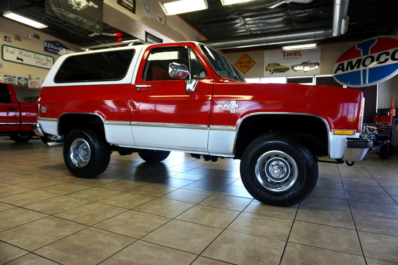 Chevrolet-K5-Blazer-1985-Classic-Car-9