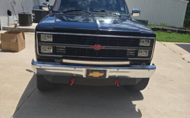 Chevrolet-K5-blazer-1984-black-1
