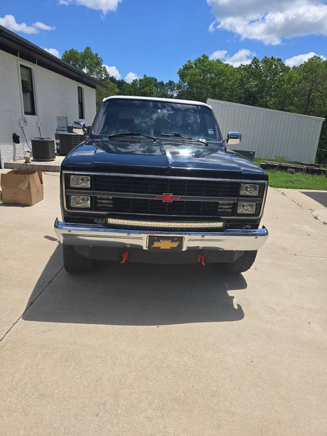Chevrolet-K5-blazer-1984-black-1