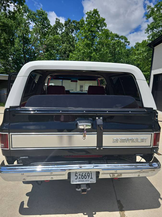 Chevrolet-K5-blazer-1984-black-13