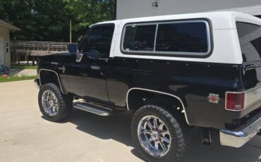 Chevrolet-K5-blazer-1984-black-4