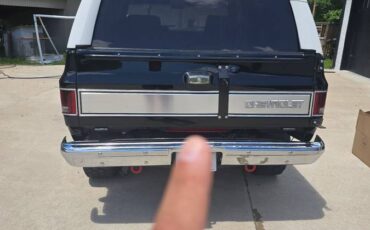 Chevrolet-K5-blazer-1984-black-6
