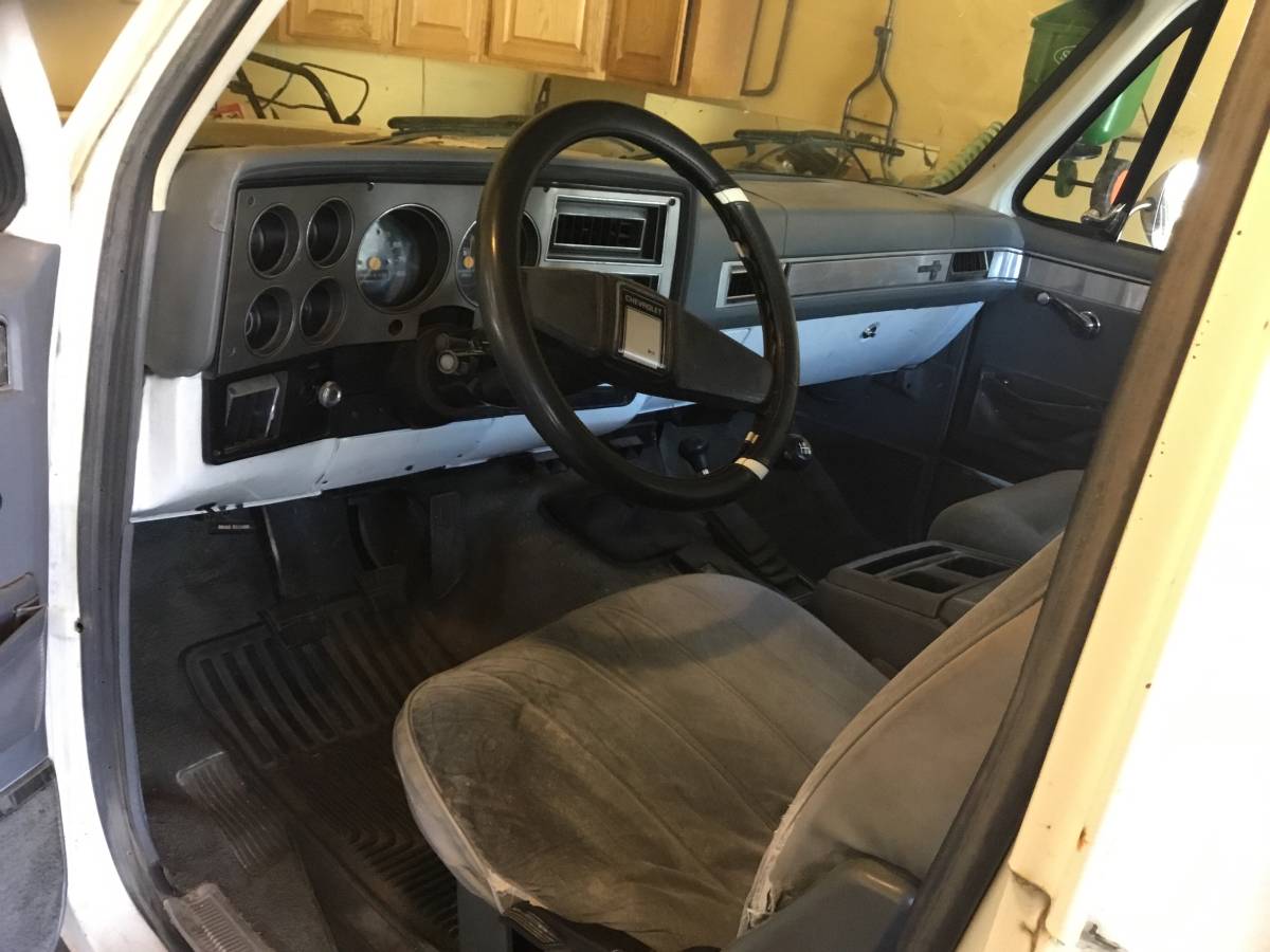 Chevrolet-K5-blazer-1987-white-1